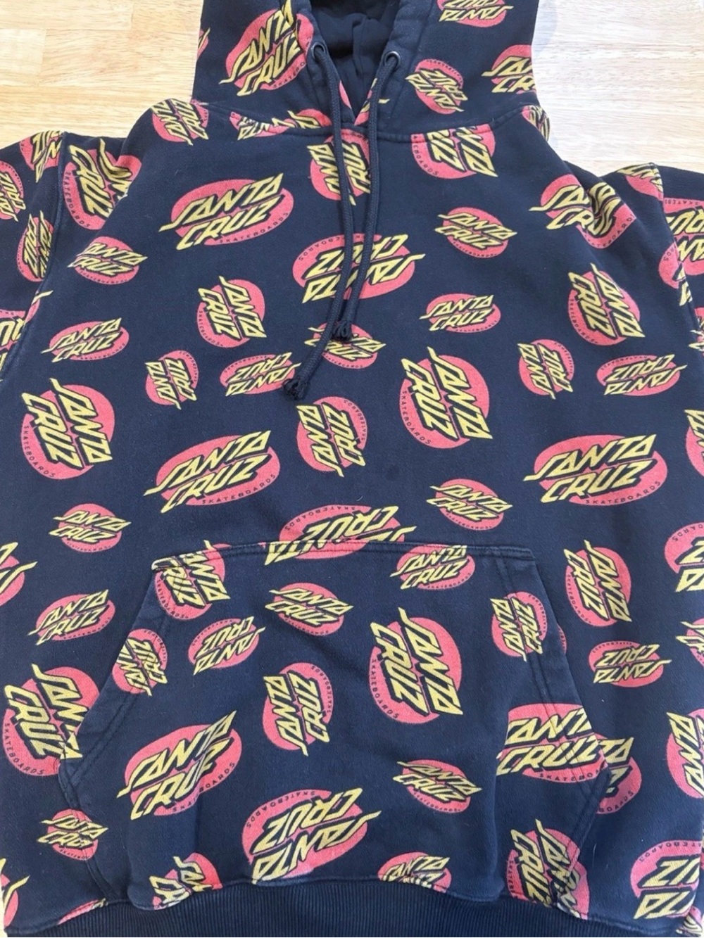 Santa Cruz Hoodie All Over Print AOP Sweater Size Small Skateboarding Black Y2K - Picture 2 of 8